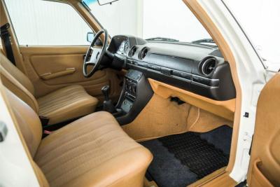 1980 Mercedes - Benz 300d w123