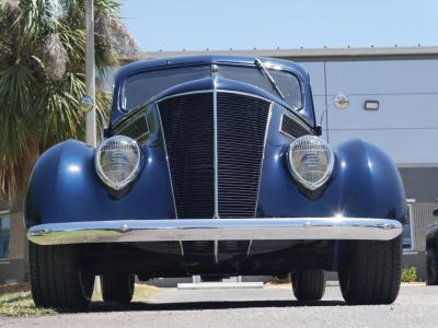 1937 Ford Deluxe Humpback 2-Door Sedan