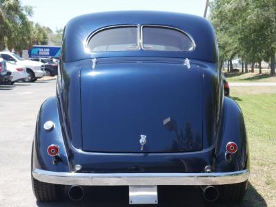 1937 Ford Deluxe Humpback 2-Door Sedan
