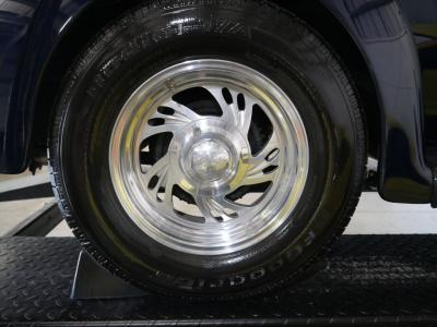 1937 Ford Deluxe Humpback 2-Door Sedan