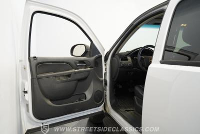 2013 Chevrolet Suburban 2500 4X4