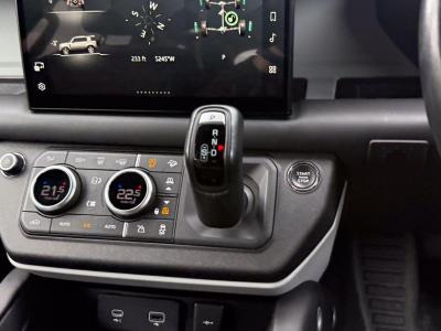 2023 Land Rover 3.0 D300 MHEV X-Dynamic HSE Auto 4WD Euro 6 (s/s) 5dr
