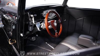 1933 Ford Victoria Restomod