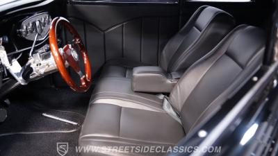 1933 Ford Victoria Restomod