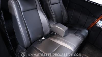 1933 Ford Victoria Restomod