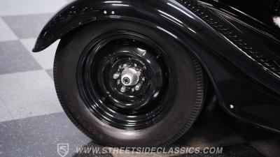 1933 Ford Victoria Restomod