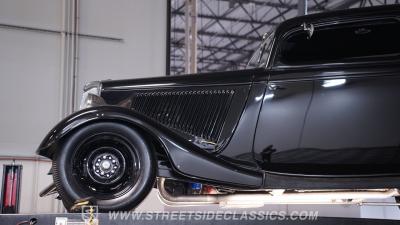 1933 Ford Victoria Restomod