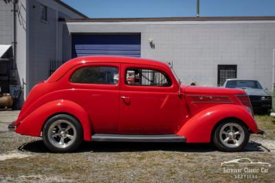 1937 Ford Tudor Humpback Sedan