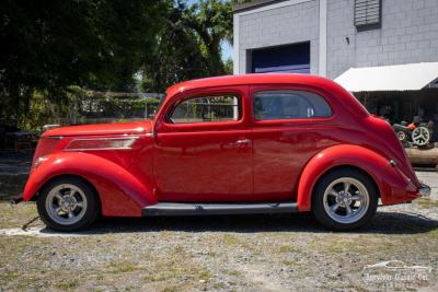 1937 Ford Tudor Humpback Sedan