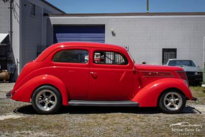 1937 Ford Tudor Humpback Sedan