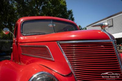 1937 Ford Tudor Humpback Sedan