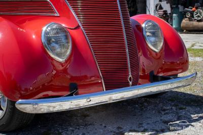 1937 Ford Tudor Humpback Sedan
