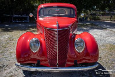 1937 Ford Tudor Humpback Sedan