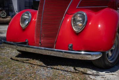 1937 Ford Tudor Humpback Sedan