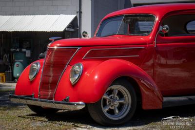 1937 Ford Tudor Humpback Sedan