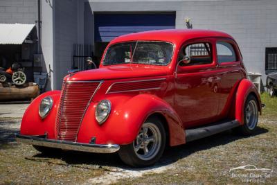 1937 Ford Tudor Humpback Sedan