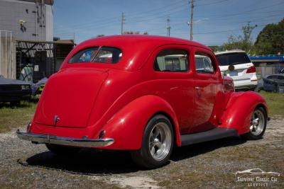 1937 Ford Tudor Humpback Sedan