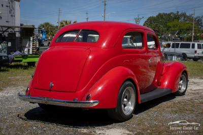 1937 Ford Tudor Humpback Sedan