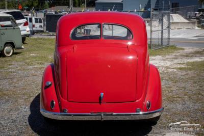 1937 Ford Tudor Humpback Sedan