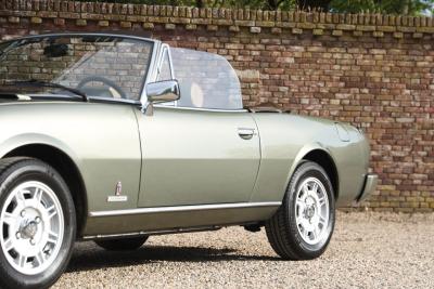 1981 Peugeot 504 Cabriolet &ldquo;Gris Fume m&eacute;tallis&eacute;&rdquo;