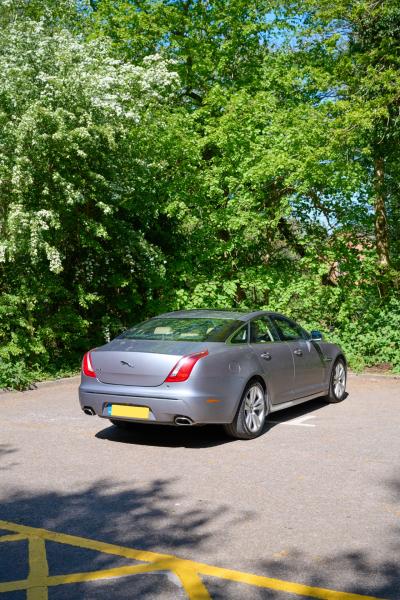 2012 Jaguar XJ Premium Luxury V8