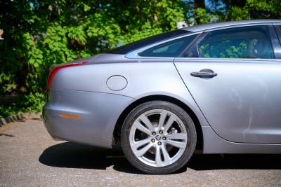 2012 Jaguar XJ Premium Luxury V8