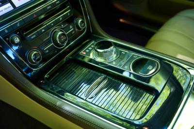 2012 Jaguar XJ Premium Luxury V8