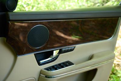 2012 Jaguar XJ Premium Luxury V8