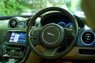 2012 Jaguar XJ Premium Luxury V8