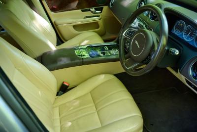 2012 Jaguar XJ Premium Luxury V8