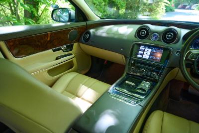 2012 Jaguar XJ Premium Luxury V8
