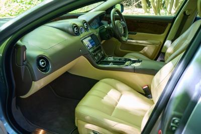 2012 Jaguar XJ Premium Luxury V8