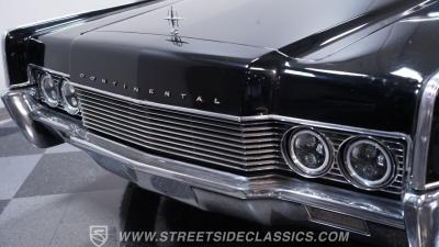 1966 Lincoln Continental 6.1 Hemi Restomod