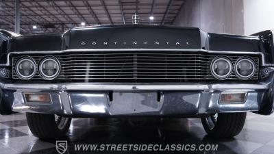 1966 Lincoln Continental 6.1 Hemi Restomod