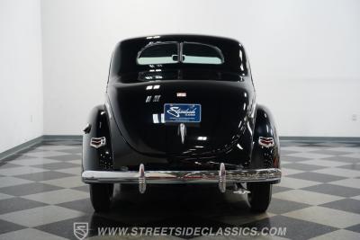 1940 Ford Deluxe 5 Window Coupe