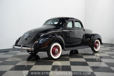 1940 Ford Deluxe 5 Window Coupe