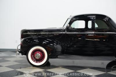 1940 Ford Deluxe 5 Window Coupe