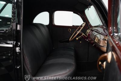 1940 Ford Deluxe 5 Window Coupe