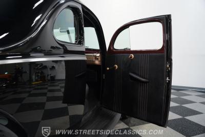 1940 Ford Deluxe 5 Window Coupe