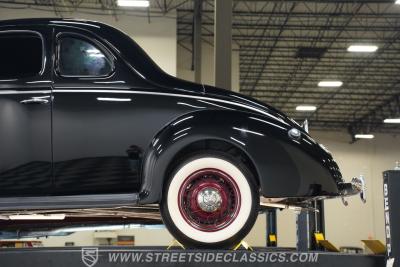 1940 Ford Deluxe 5 Window Coupe
