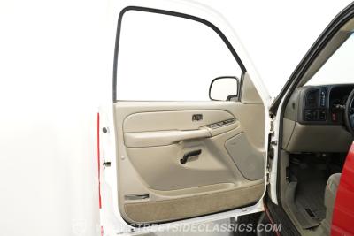 2004 Chevrolet Suburban 2500 4X4