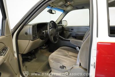 2004 Chevrolet Suburban 2500 4X4