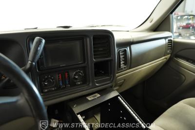 2004 Chevrolet Suburban 2500 4X4