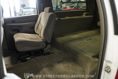 2004 Chevrolet Suburban 2500 4X4