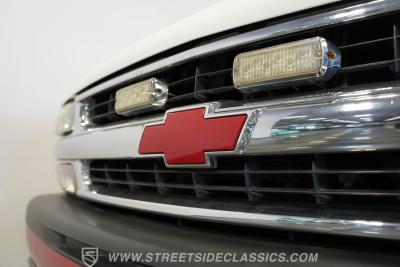 2004 Chevrolet Suburban 2500 4X4