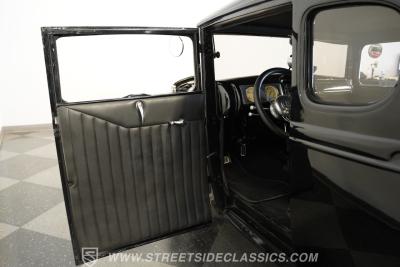1930 Ford 5-Window