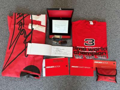 2000 Ducati 916 CARL FOGARTY REPLICA