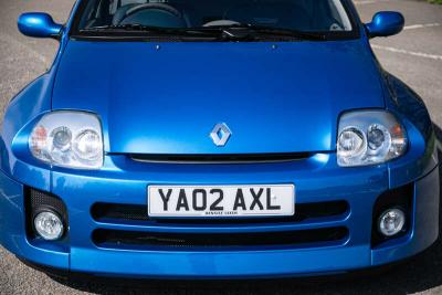 2002 Renault CLIO V6