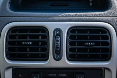 2002 Renault CLIO V6