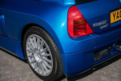 2002 Renault CLIO V6